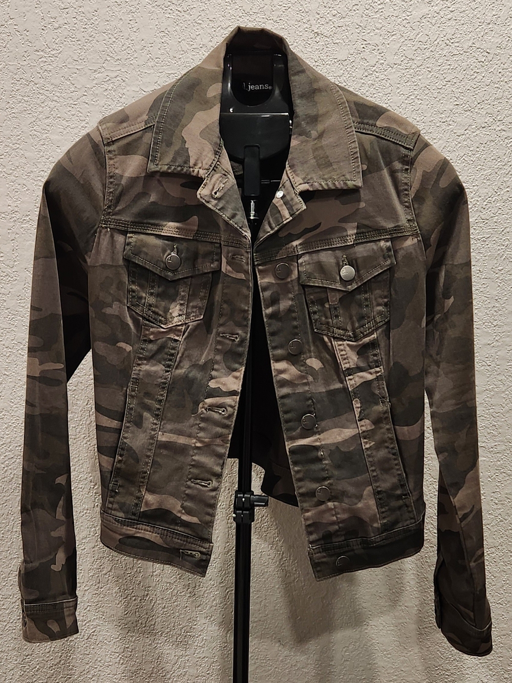 Women’s Olive Camo Jacket – Size Small